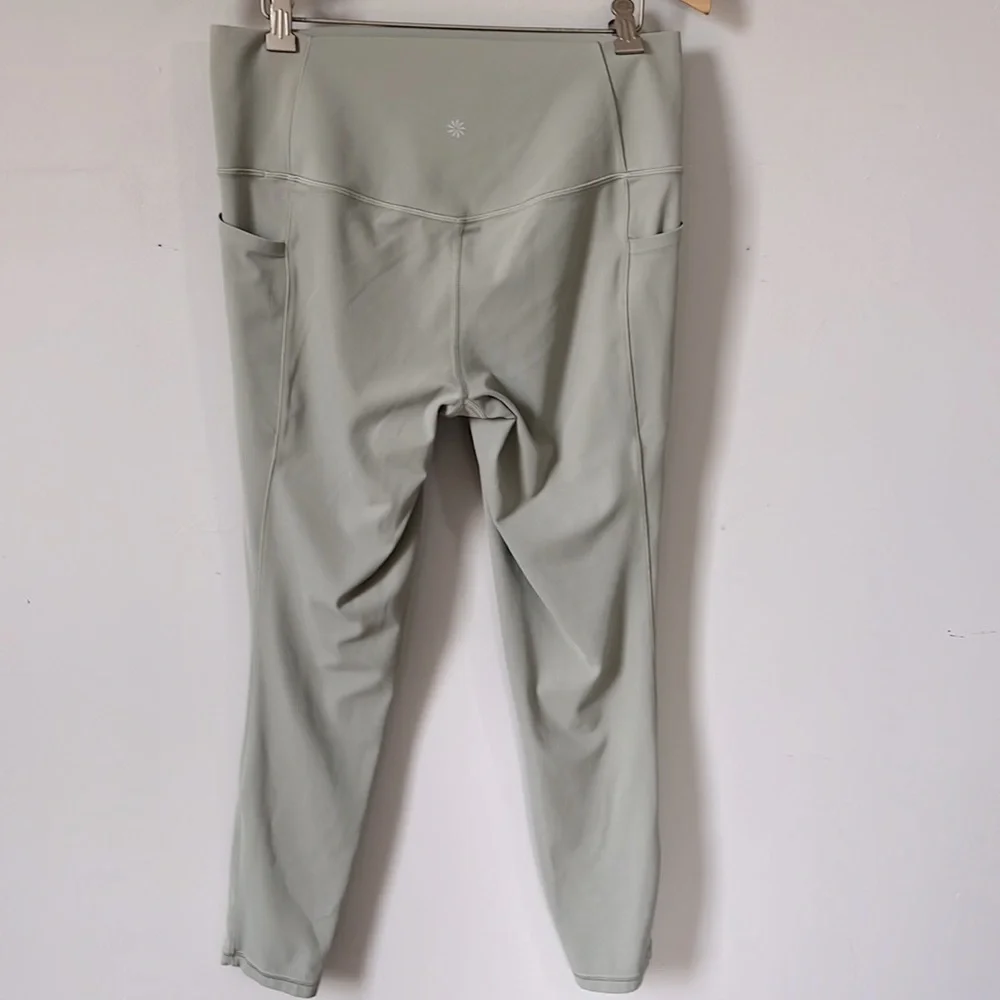 ATHLETA Women’s Salutation Stash 7/8 Tight Sage Green Yoga Running Pant LT - Picture 3 of 11